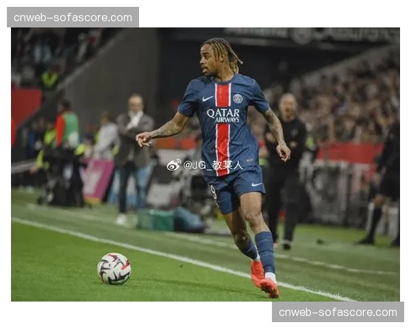 戴维上赛季49场造37球，法甲球员仅次于登贝莱和巴尔科拉